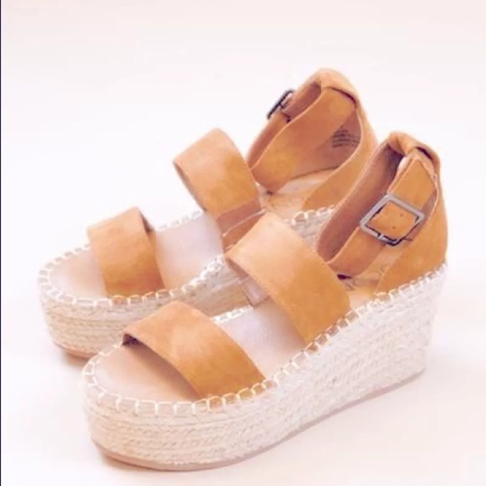 Coconuts by Matisse 9 1/2 faux suede espadrilles